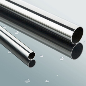 Stainless steel clad pipes